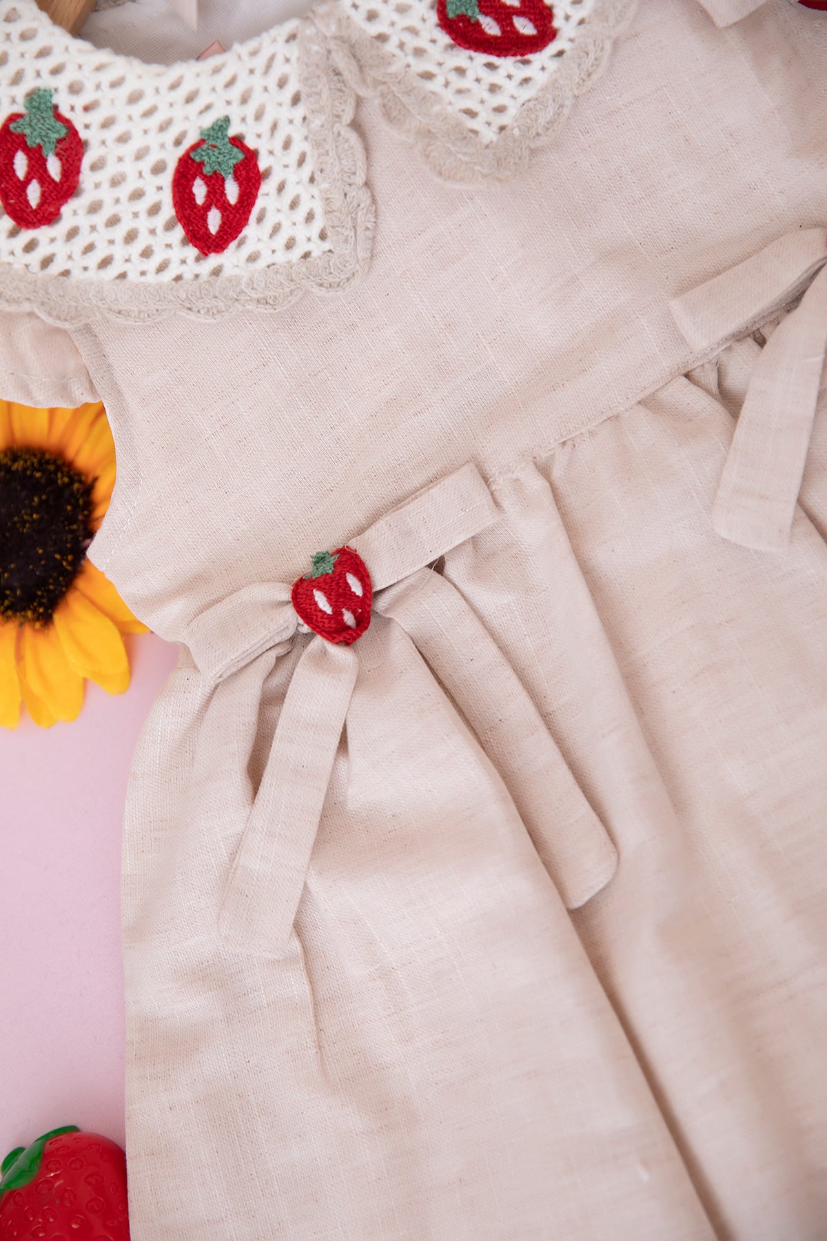 Kız Çocuk Yakası Çilekli Dantelli Elbise foto 2